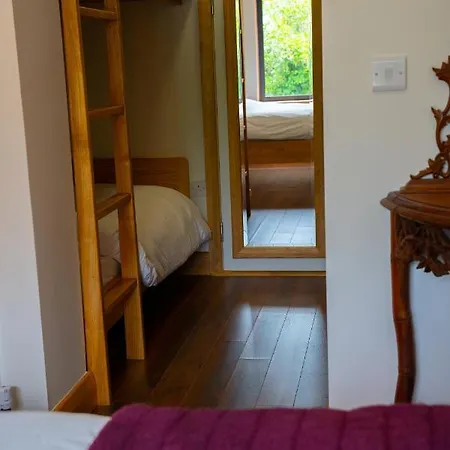 Ballyhoura Luxury Hostel *